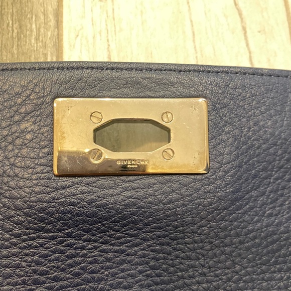 Givency blue leather shark tooth top handle bag - Picture 5 of 10